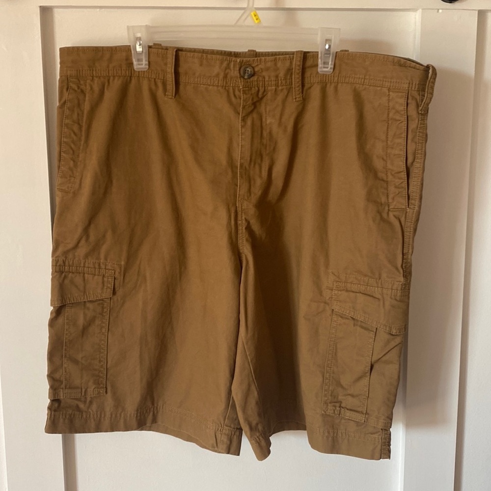 EDDIE BAUER cargo shorts